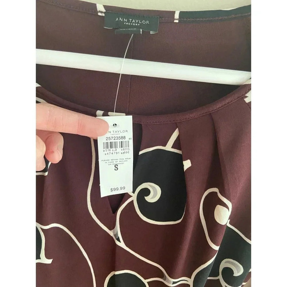 Ann Taylor Factory Small Burgundy and Black Heart Scroll Short Dress Long Sleeve - Picture 6 of 12